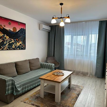 Lägenhet på 56 m² i Centru, med 1 sovrum och 1 badrum  Lägenhet Suceava Exteriör bild